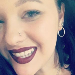 Meet your Posher, Cait